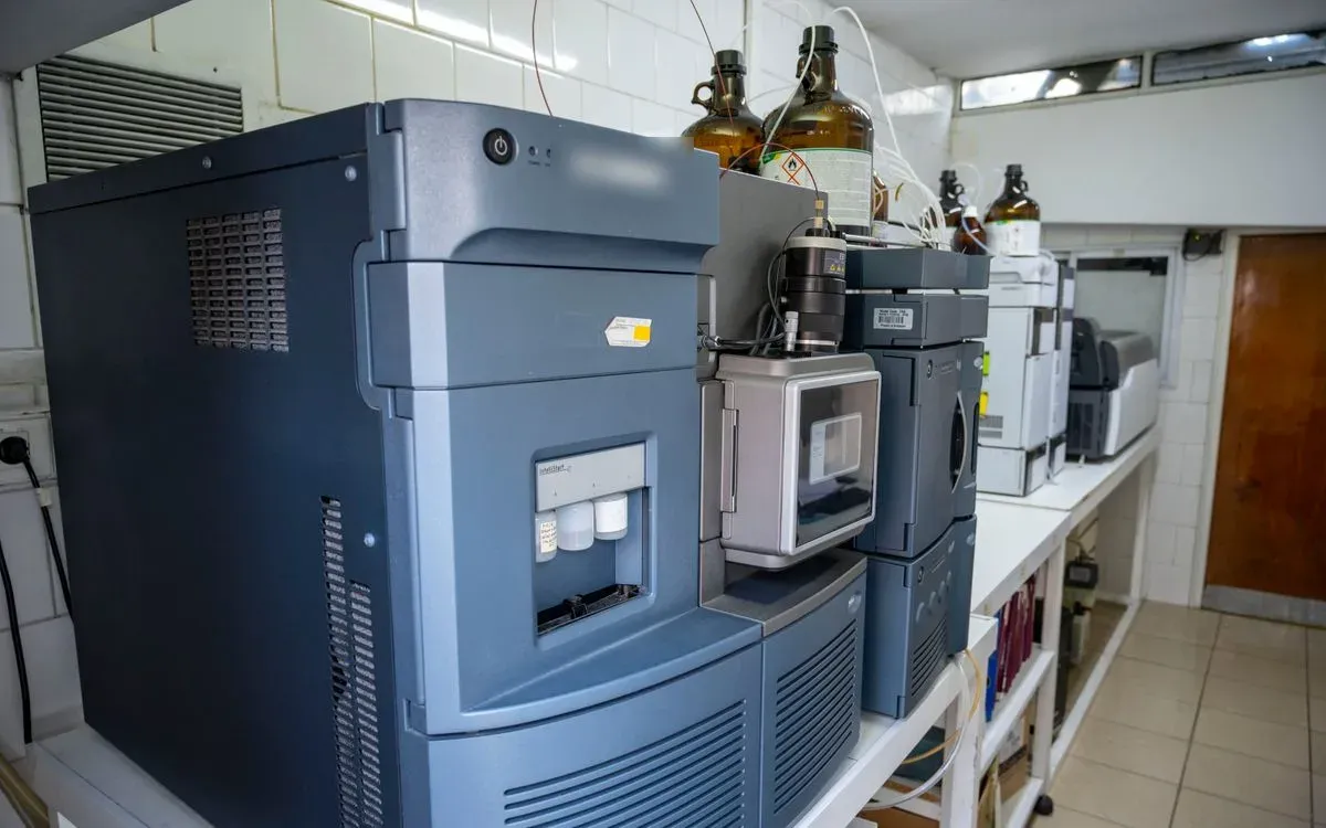 Espectrómetro de masas del laboratorio, para determinaciones de alta complejidad